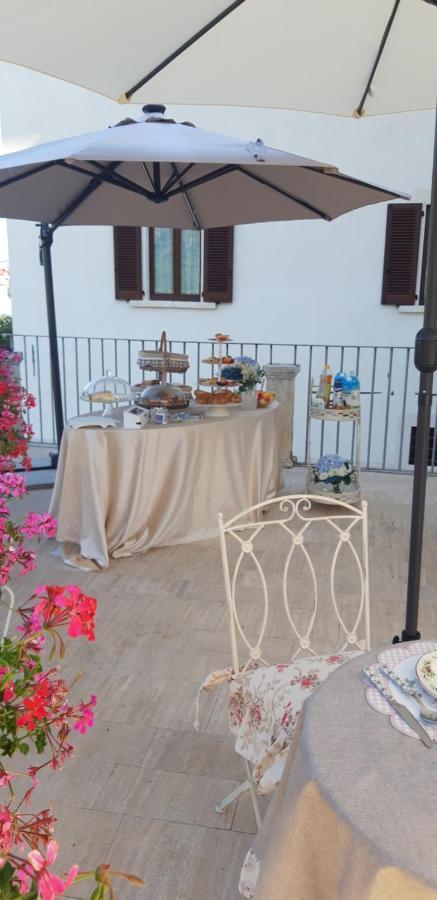 Bed and Breakfast Palazzo Palitti Roio Exterior foto