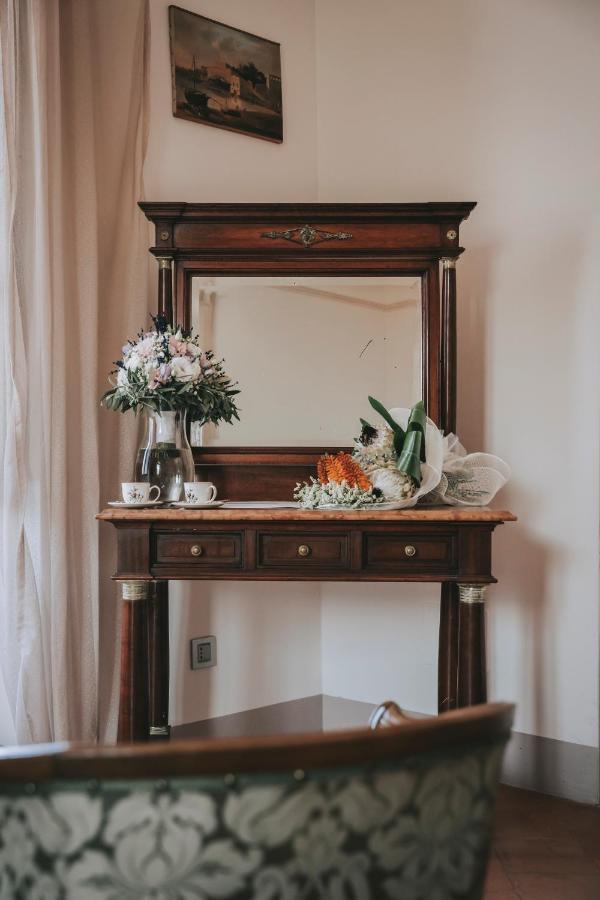 Bed and Breakfast Palazzo Palitti Roio Exterior foto