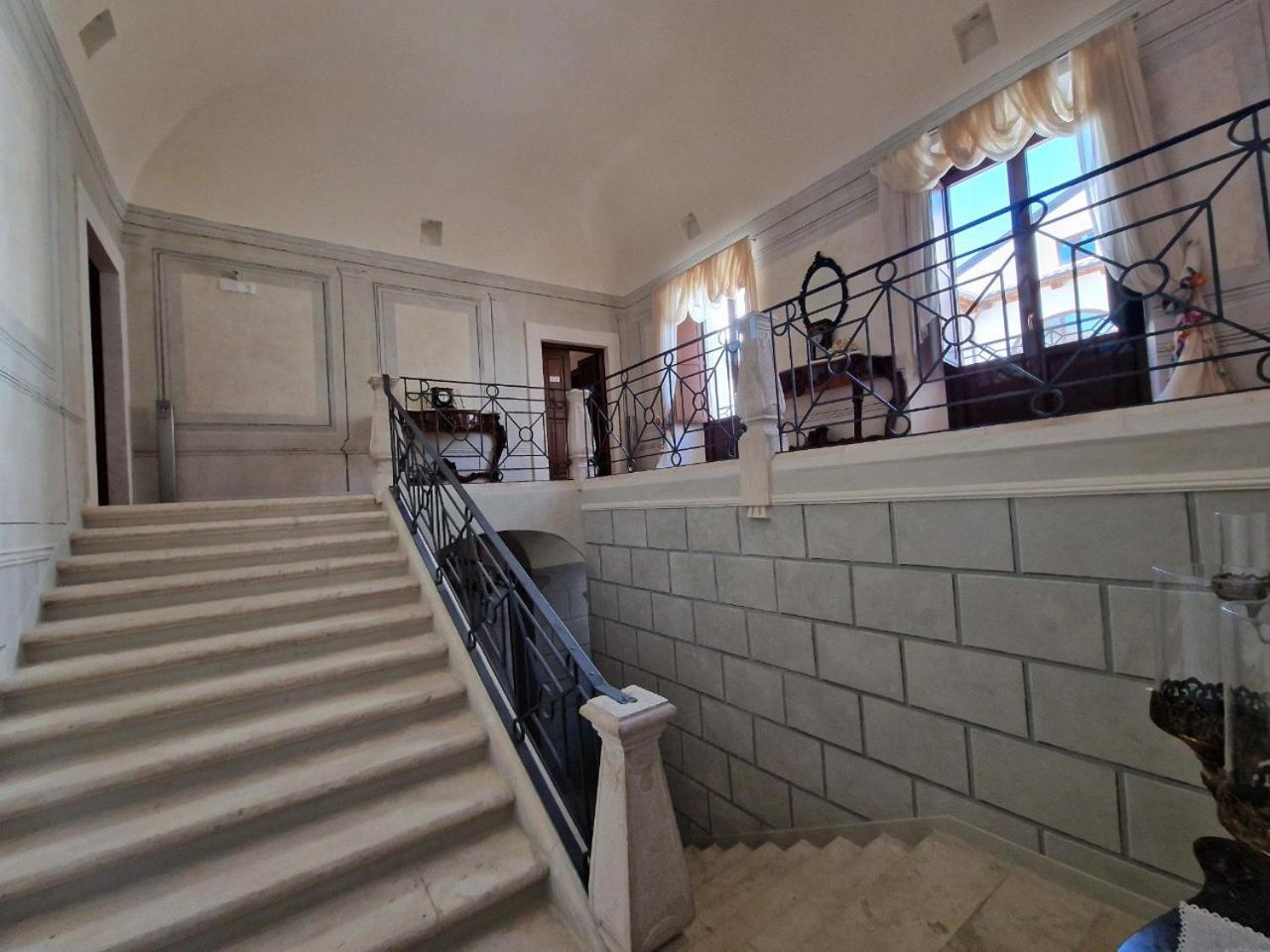 Bed and Breakfast Palazzo Palitti Roio Exterior foto
